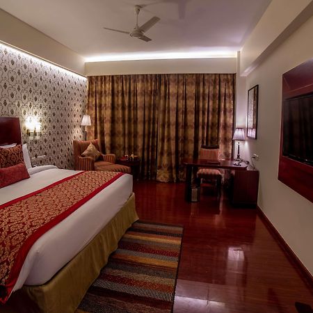 מלון Ramada By Wyndham Jaipur Jaisinghpura מראה חיצוני תמונה