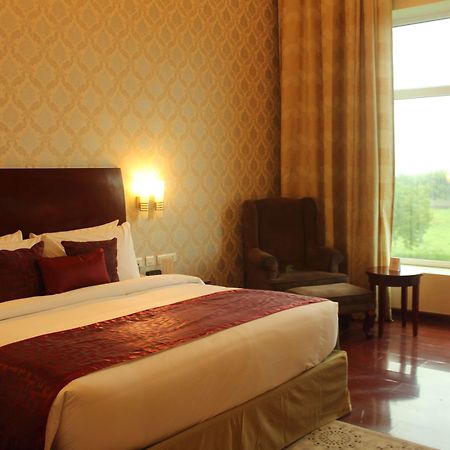 מלון Ramada By Wyndham Jaipur Jaisinghpura מראה חיצוני תמונה