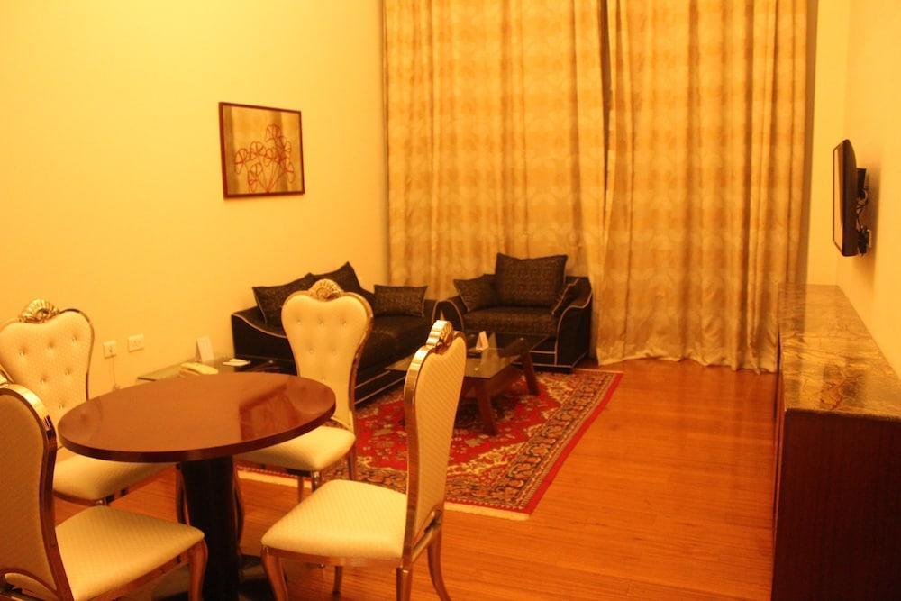 מלון Ramada By Wyndham Jaipur Jaisinghpura מראה חיצוני תמונה