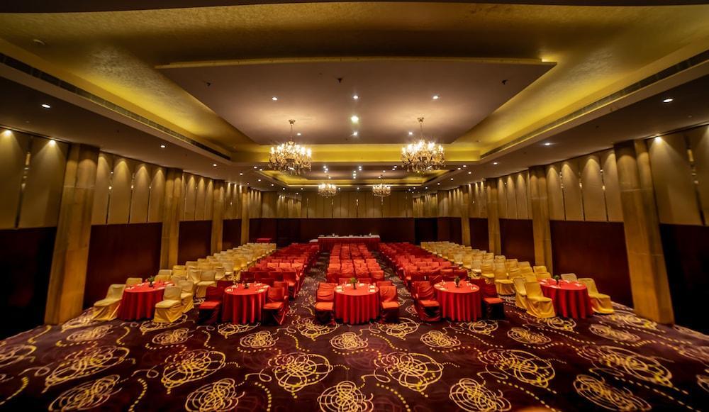 מלון Ramada By Wyndham Jaipur Jaisinghpura מראה חיצוני תמונה