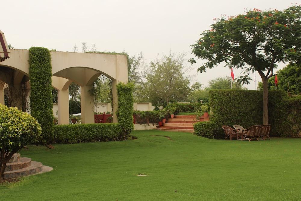 מלון Ramada By Wyndham Jaipur Jaisinghpura מראה חיצוני תמונה